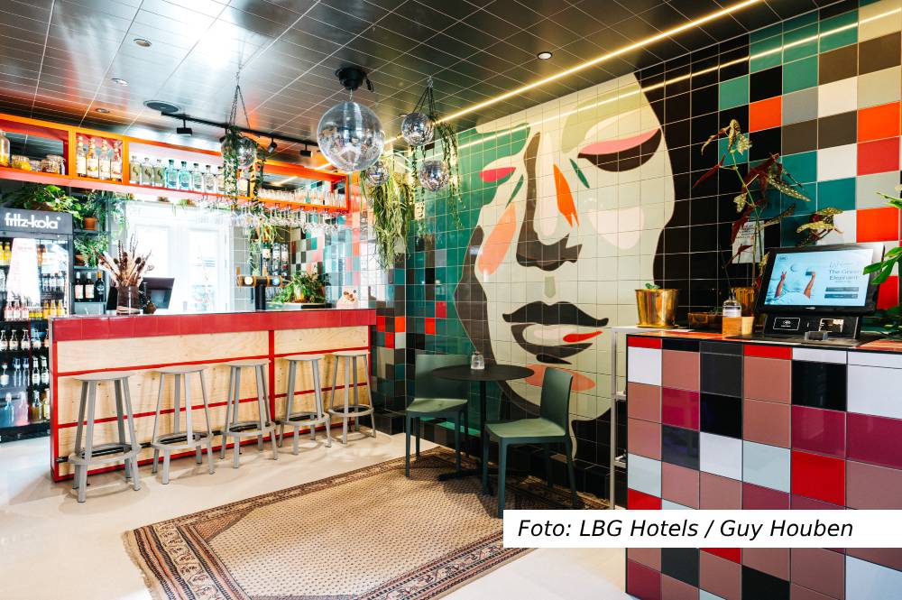 Entree en ingang - The Green Elephant Hostels